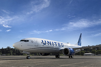United Airlines, Embedded IFE system, Massive cabin overhaul, Airliner technology HD wallpaper