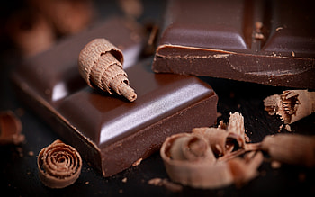 Delicious chocolate , Irresistible cocoa aroma, Tasty chocolatey background, Heavenly indulgence HD wallpaper