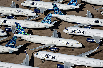 JetBlue summer schedule, Flight cancellations, Crew shortages, Travel disruptions HD wallpaper