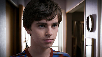 Freddie Highmore Heist Movie, Netflix Hit, Exciting Adventure, Memorable Performance HD wallpaper