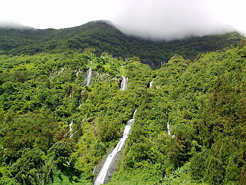 Reunion Island, Natural landmarks, Country roads, Waterfall beauty HD wallpaper