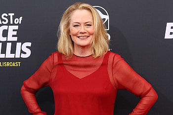 Cybill Shepherd, Showtime comedy, New series, Acting role HD wallpaper