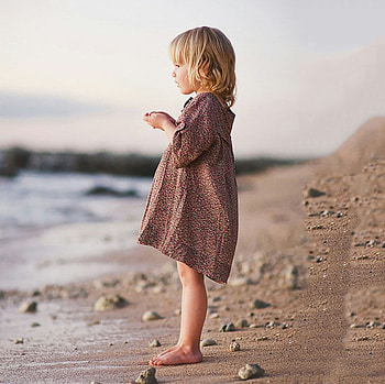 little girl, childhood, blonde, fair, nice, adorable, bonny, sweet, Belle, white, Hair, girl, Standing, comely, sightly, pretty, Beach, face, lovely, pure, child, graphy, cute, baby, , Nexus, beauty, kid, feet, sea, beautiful, people, little, pink, sky, dainty HD wallpaper