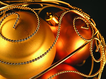 Christmas Gold, winter, golden, gold, decoration, holiday, ball, christmas, seasonal, ornament HD wallpaper