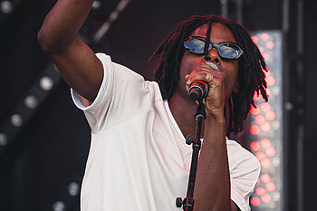 Daniel Caesar, Miami events, Local attractions, Memorable experiences HD wallpaper