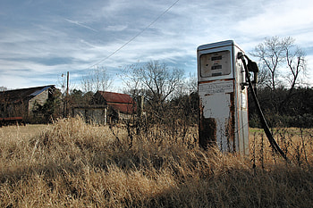 Post-Apocalyptic, architecture, dystopia, abandoned, decay, fantasy, theme, lost, Post apocalyptic, Fuel Station, urban decay HD wallpaper