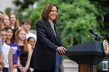Smiling American Politician at Podium —, American, Politician HD wallpaper
