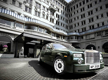 Phantom at panninsula, rolls royce, phantom, classic, luxury sedan, penninsula hotel, limousine HD wallpaper