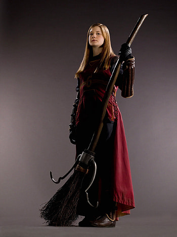 Ginny Weasley, Quidditch robes, Harry Potter fan zone HD phone wallpaper
