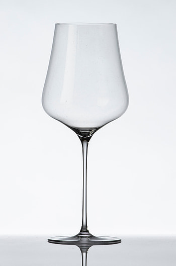 Choosing wine glass, New York Times, Expert advice, Wineglass HD phone wallpaper