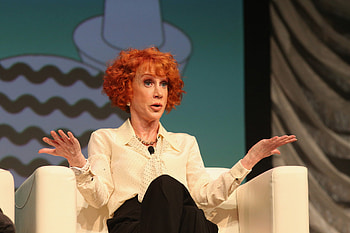 Kathy Griffin, TV celebrity, Political controversy, Syringe comment HD wallpaper