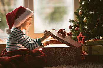 Boy Opening Christmas Present, christmas, celebrations, gift HD wallpaper