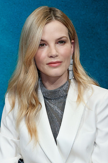 Sylvia Hoeks Blade Runner 2049, call in Tokyo, Stylish and elegant, Red carpet fashion HD phone wallpaper