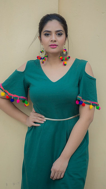 Sreemukhi, telugu actress, model HD phone wallpaper
