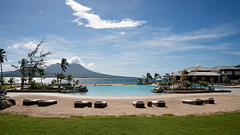 Luxury resort, World-class amenities, Exquisite accommodations, Pampering indulgence HD wallpaper