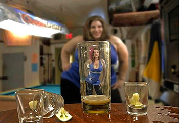 Slimming Glass, funny HD wallpaper