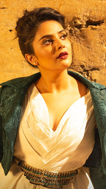 Sreemukhi, telugu actress, anchor HD phone wallpaper