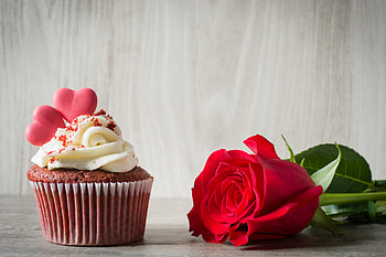 Happy Valentine's Day!, sweet, dessert, food, valentine, rose, pink, flower, red, cupcake, card, heart HD wallpaper