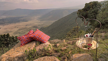 Ngorongoro Crater, Northern Tanzania, andbeyond HD wallpaper