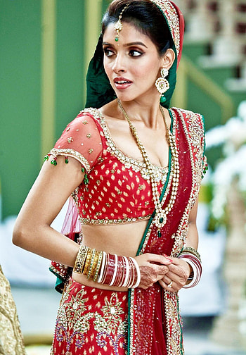 Ghajini movie, Asin Thottumkal, Sexy heroine, Desi traditions HD phone wallpaper