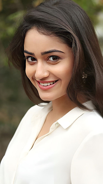 Tridha Choudary, telugu actress HD phone wallpaper