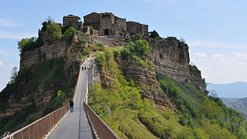 ancient hilltop town of bagnoreggio italy, bridge, ancient, hilltop, town HD wallpaper