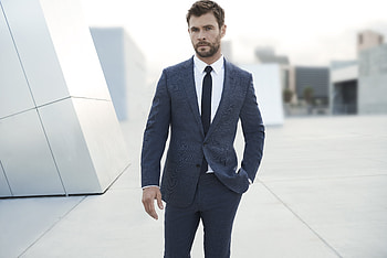 Chris Hemsworth V Magazine, chris-hemsworth, male-celebrities, boys HD wallpaper