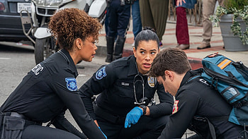 9-1-1: Lone Star, Online streaming, episodes, Exciting new season HD wallpaper