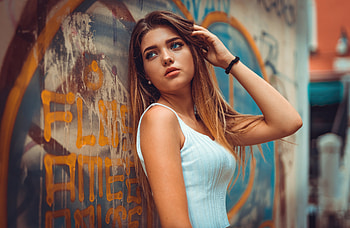 Tanned Girl With Blue Eyes, blue-eyes, girls, model HD wallpaper