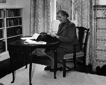 Agatha Christie, Poirot, Study, Classical HD wallpaper