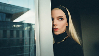 White Hair Anya Taylor Joy Girl Model Is Wearing Black Dress Girls HD wallpaper