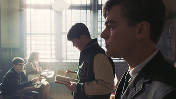 Catch Me If You Can, Classic movie scenes, Thrilling chase, Intriguing plot HD wallpaper