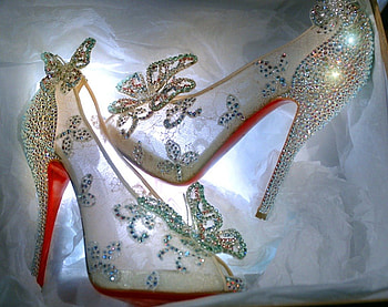Glass slippers, butterflies, pair, glass, slippers, Cinderella HD wallpaper