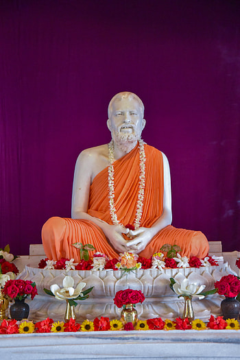 Ramakrishna Math & Ramakrishna Mission, Belur Math - Sri Ramakrishna, Sri Ma Sarada, Swami Vivekananda, Swami Brahmananda, at Belur Math, 24 April 2021. HD phone wallpaper