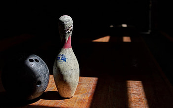 Retro vibe, Bowling pins, Sports nostalgia, Vintage HD wallpaper
