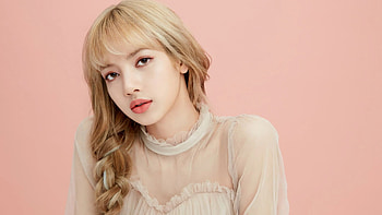 LiSA, Beautiful music, K-pop singer, Captivating performance HD wallpaper