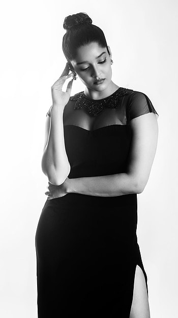 Rithikka singh, model, tamil actress HD phone wallpaper