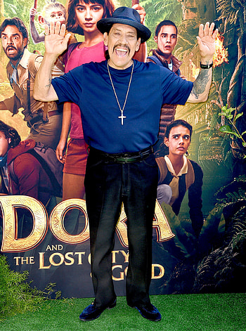 Danny Trejo, Baby rescue, Overturned car, News HD phone wallpaper