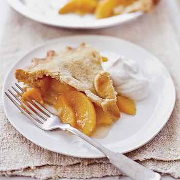 Peach pie recipe, Juicy Georgia peaches, Sweet summer indulgence, Flaky golden crust HD phone wallpaper