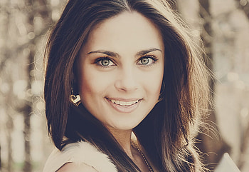 Lovely Lady, smile, eyes, face, potrait, beautiful, lovely HD wallpaper