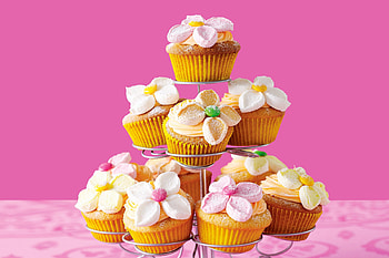 Cupcakes, sweet, pink, flower, dessert, food HD wallpaper