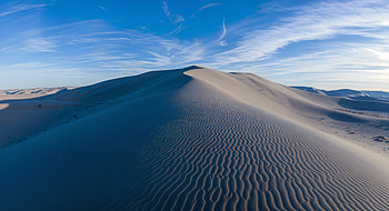 Serene Sand Dune - Ultra, sand dune, desert, sky, landscape HD wallpaper