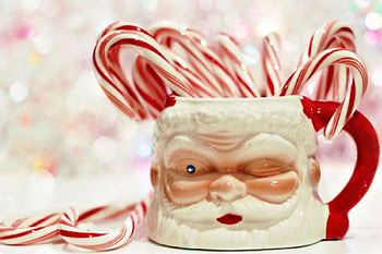 Happy Holidays, bokeh, happy hooidays, holidays, merry christmas, candies, xmas, christmas, magic christmas, santa HD wallpaper