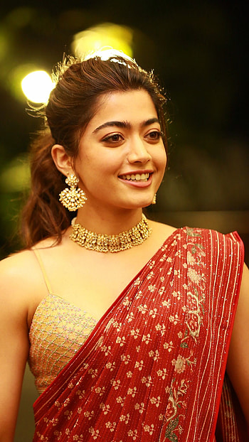 Rashmika mandanna, telugu actress, model, saree beauty HD phone wallpaper