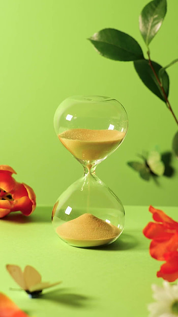 Vibrant still life, Hourglass time HD phone wallpaper
