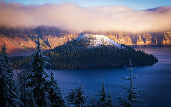 Sunrise hitting Wizard Island at Crater Lake, Oregon, mist, sky, water, usa HD wallpaper