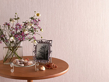 still life, art , table, saeashells, wild, round, glass vase, flowers, water HD wallpaper