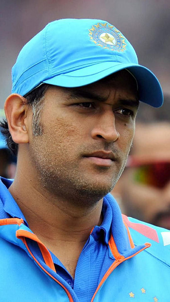 Ms Dhoni Ke, captain HD phone wallpaper