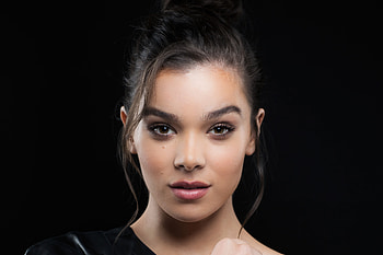 Hailee Steinfeld, face, 2017 HD wallpaper