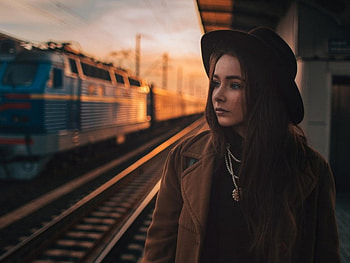 cute girl, waiting, girl, train, hat HD wallpaper